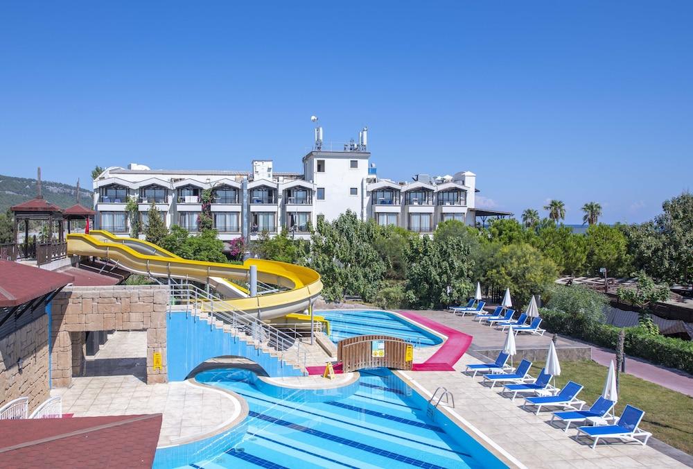 Labada Beach Hotel Чамьюва Екстер'єр фото